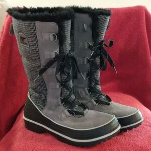 Women's SOREL JOAN Of ARCTIC Size 8.5 BOOTS